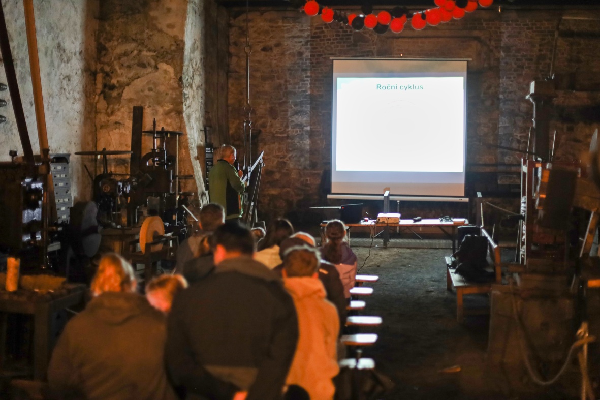 přednáška o netopýrech v hamru